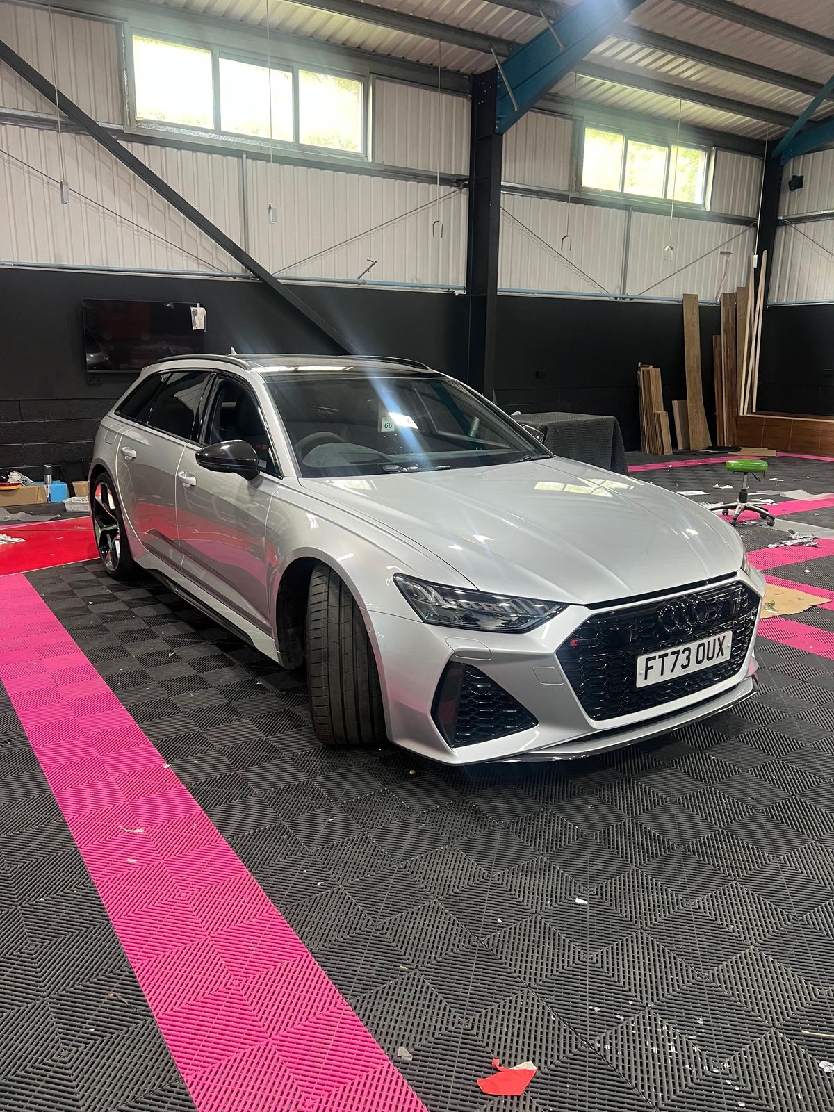 Silver Audi RS6 Avant