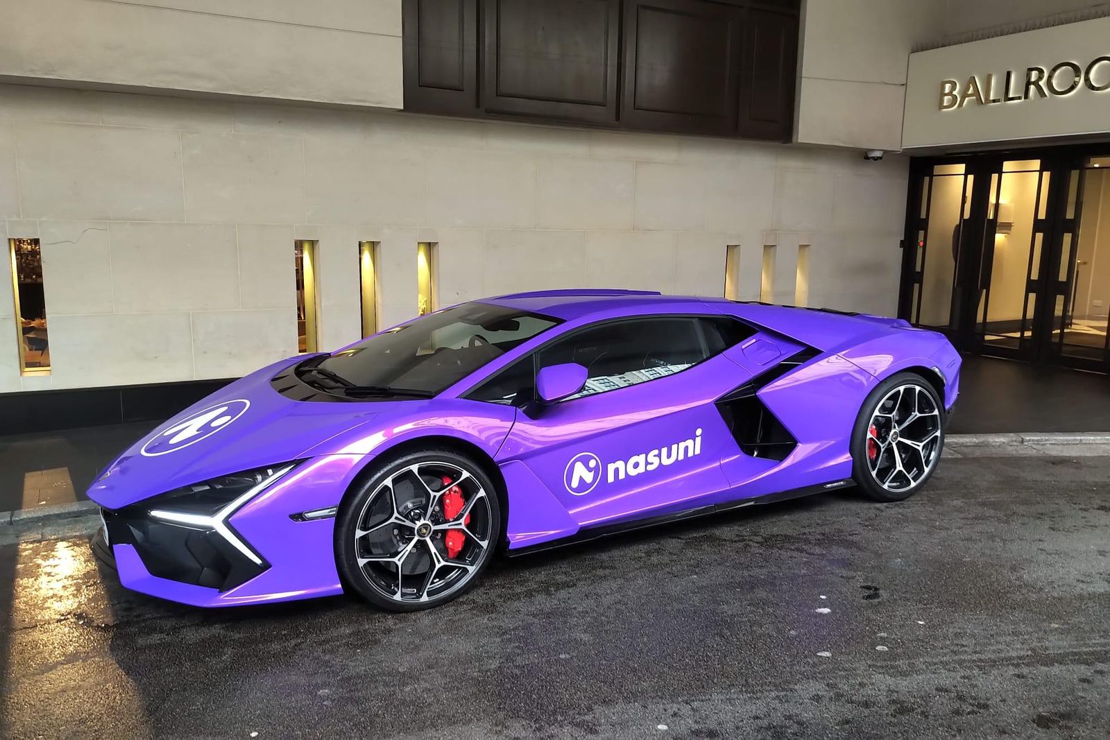 Nasuni Lamborghini in a purple wrap
