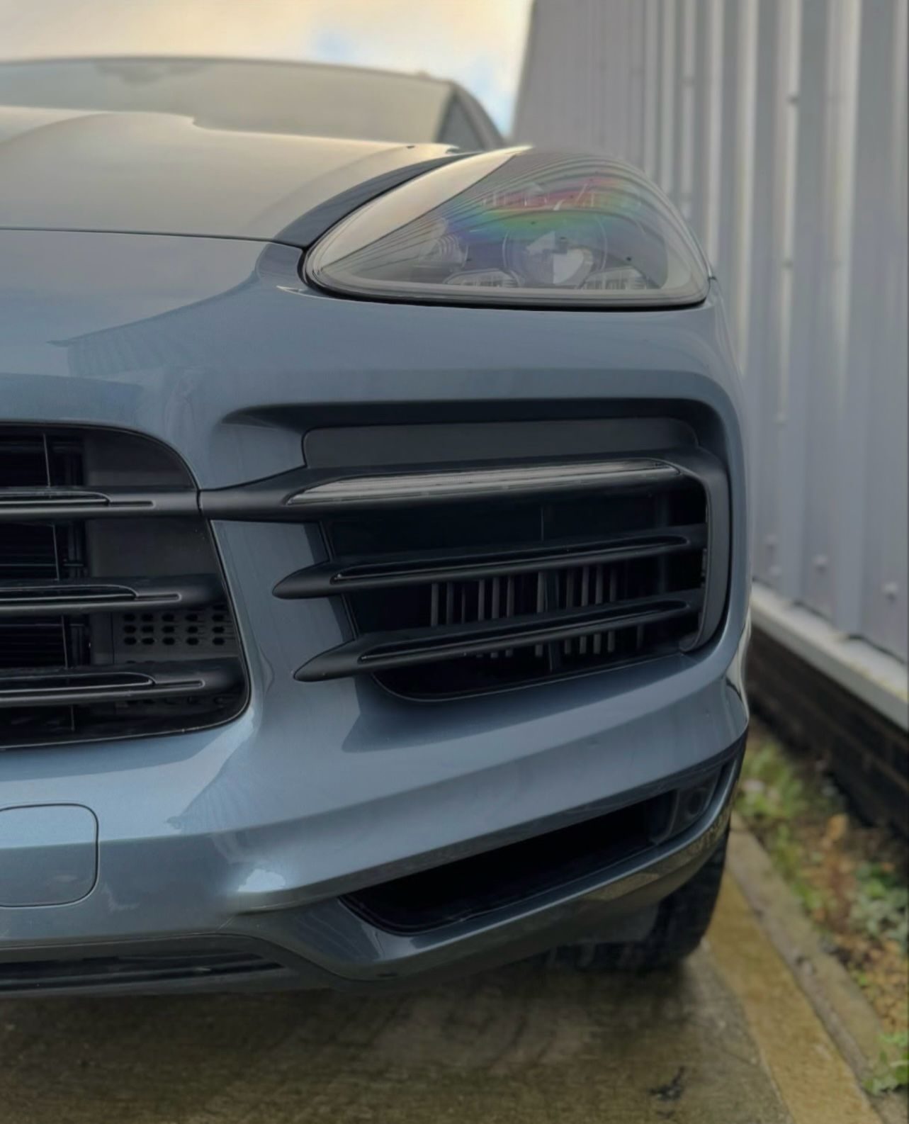 Porsche Cayenne wrapped at the Caterham unit
